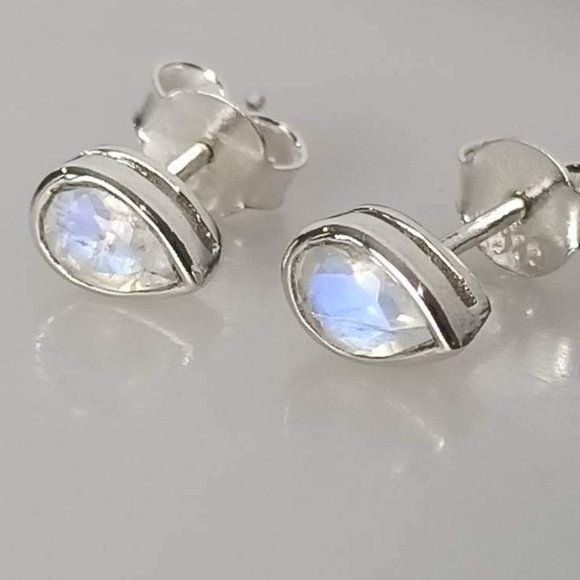 Genuine Moonstone Gemstones SOLID 925 SILVER Pear/Teardrop/Leaf Stud Earrings - Picture 3 of 10